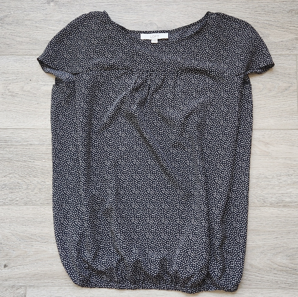 Ann Taylor Loft Black White Patterned Shirt Womens Xs Short Sleeves